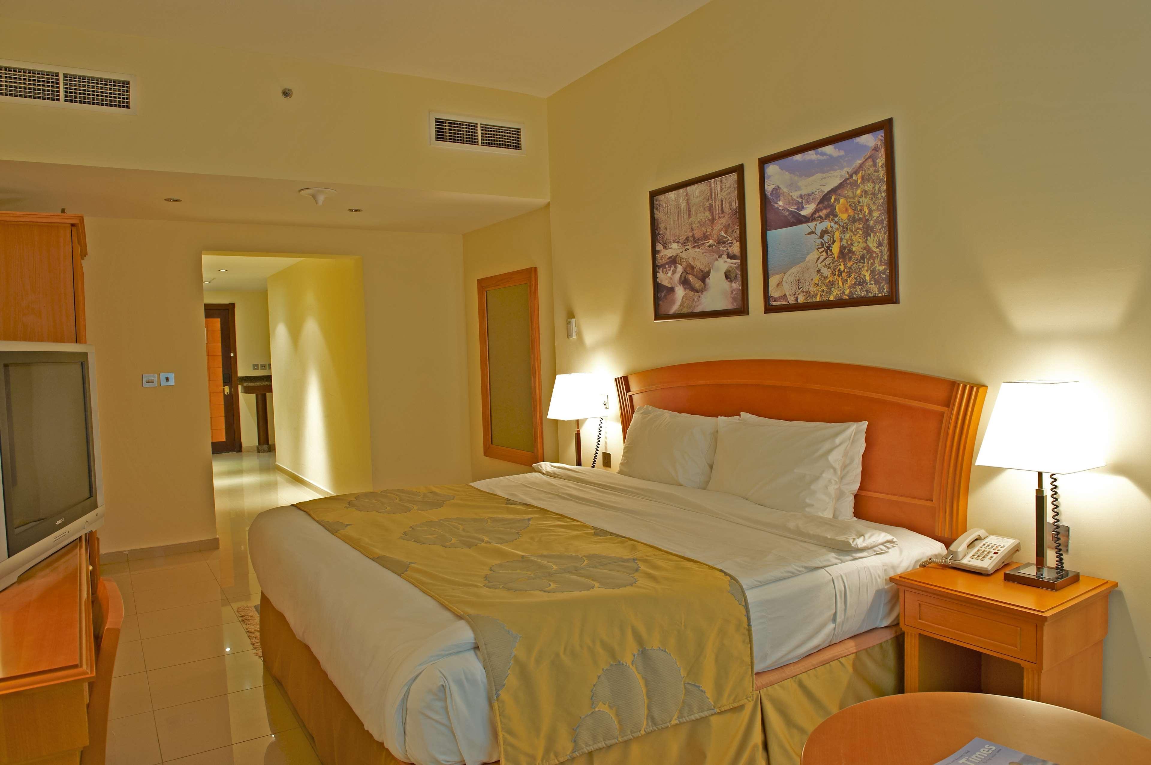 Golden Tulip Aparthotel