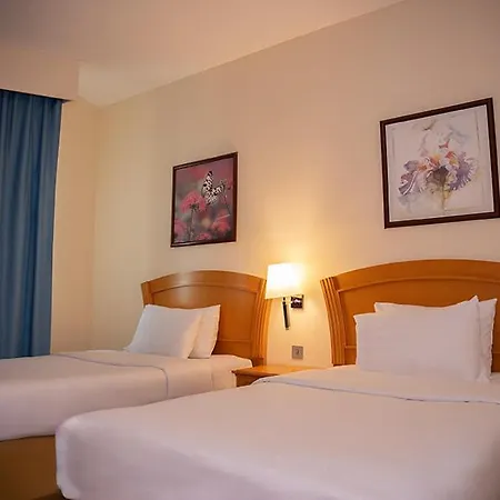 Golden Tulip Sharjah Aparthotel Exterior photo