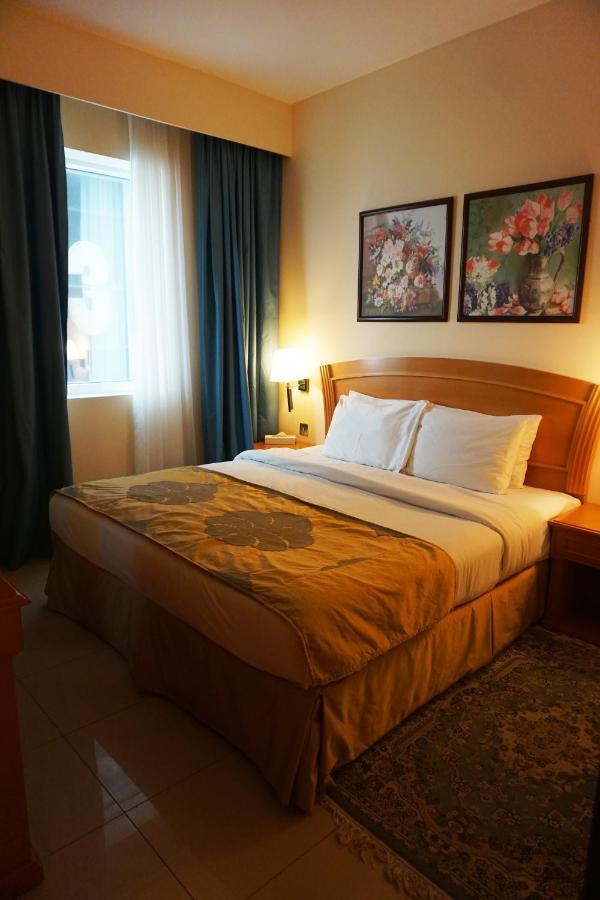 Aparthotel Golden Tulip 4*