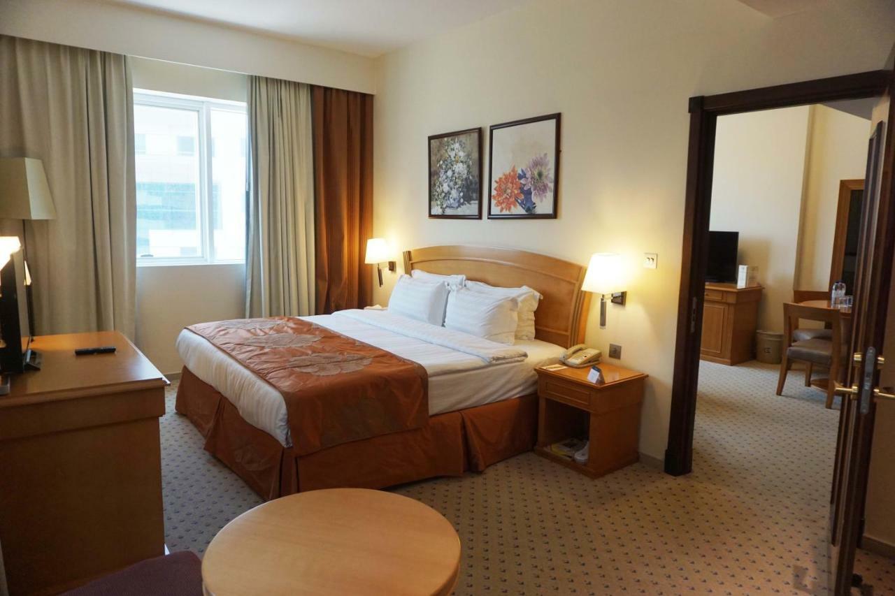 Golden Tulip 4*