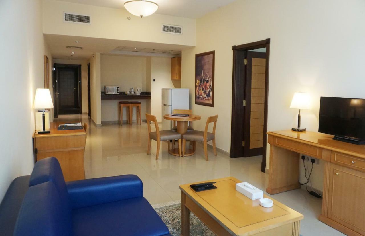 Golden Tulip Aparthotel 4*